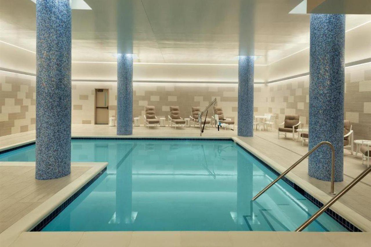 Hotel Embassy By Hilton Downtown