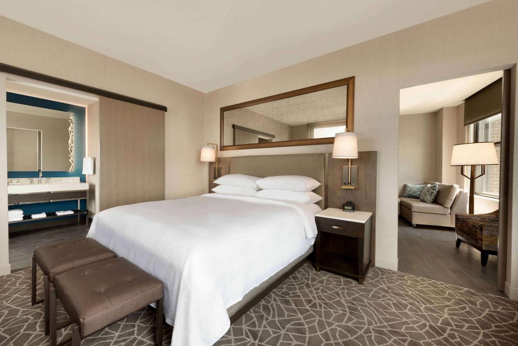 Hotel Embassy By Hilton Downtown 4*