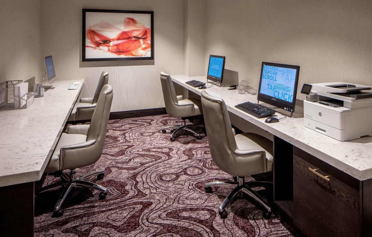 Embassy By Hilton Downtown 4*
